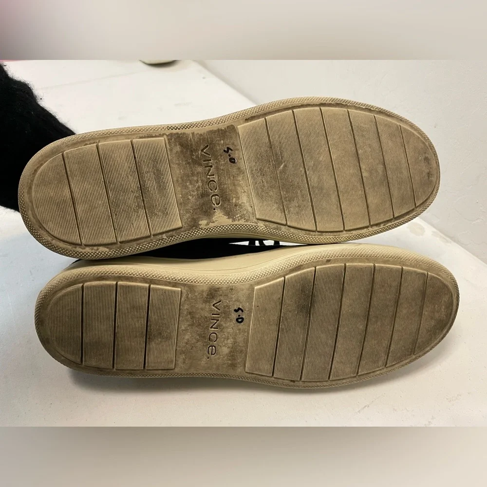 VINCE. Lace Up Suede Chukka Boots in Gray Size 10 M‎ $350